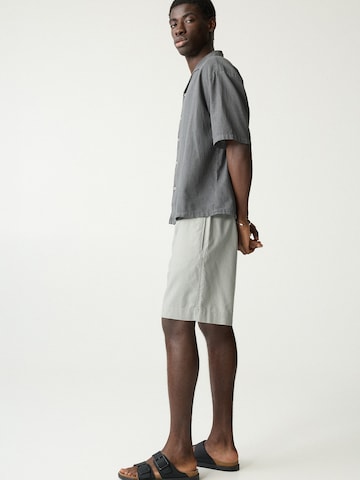 Pull&Bear Loose fit Trousers in Green