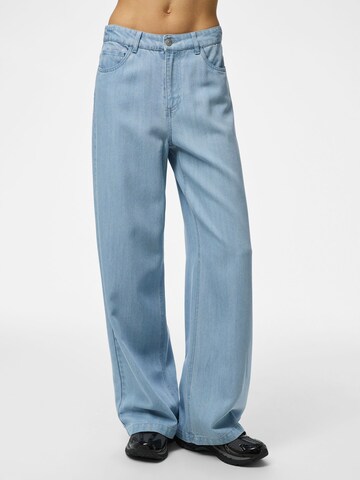 Wide Leg Jean 'PCSmidi' PIECES en bleu : devant