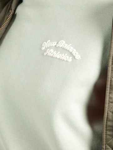 new balance Sweatshirt 'Heritage' in Grün