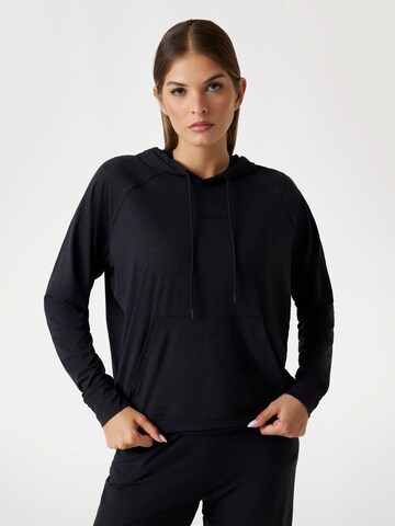 GUESS Sweatshirt in Black: front