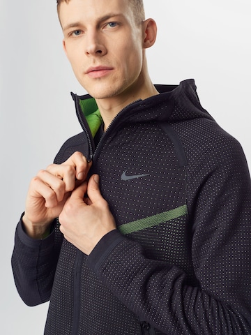 Nike Sportswear Prechodná bunda - Čierna