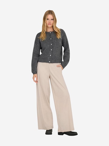 Wide leg Pantaloni 'Onlsakura' di ONLY in beige: frontale