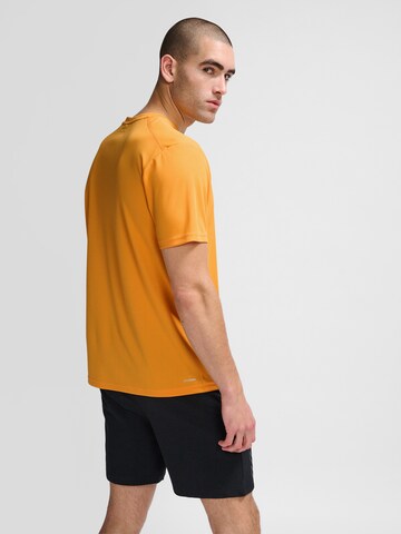 T-Shirt fonctionnel Hummel en orange