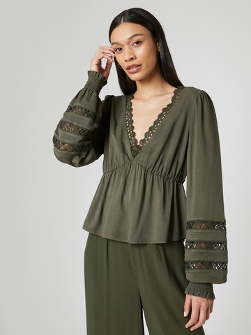 Guido Maria Kretschmer Women Blouse 'Floriane' in Green: front