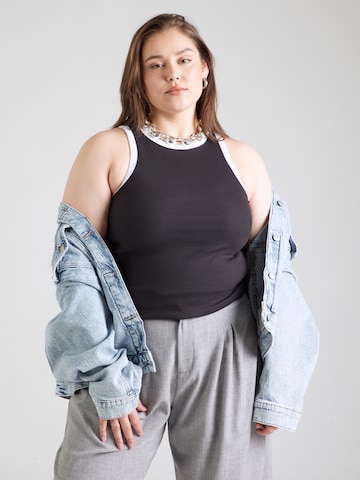Top 'PCMAY' di PIECES Curve in nero: frontale