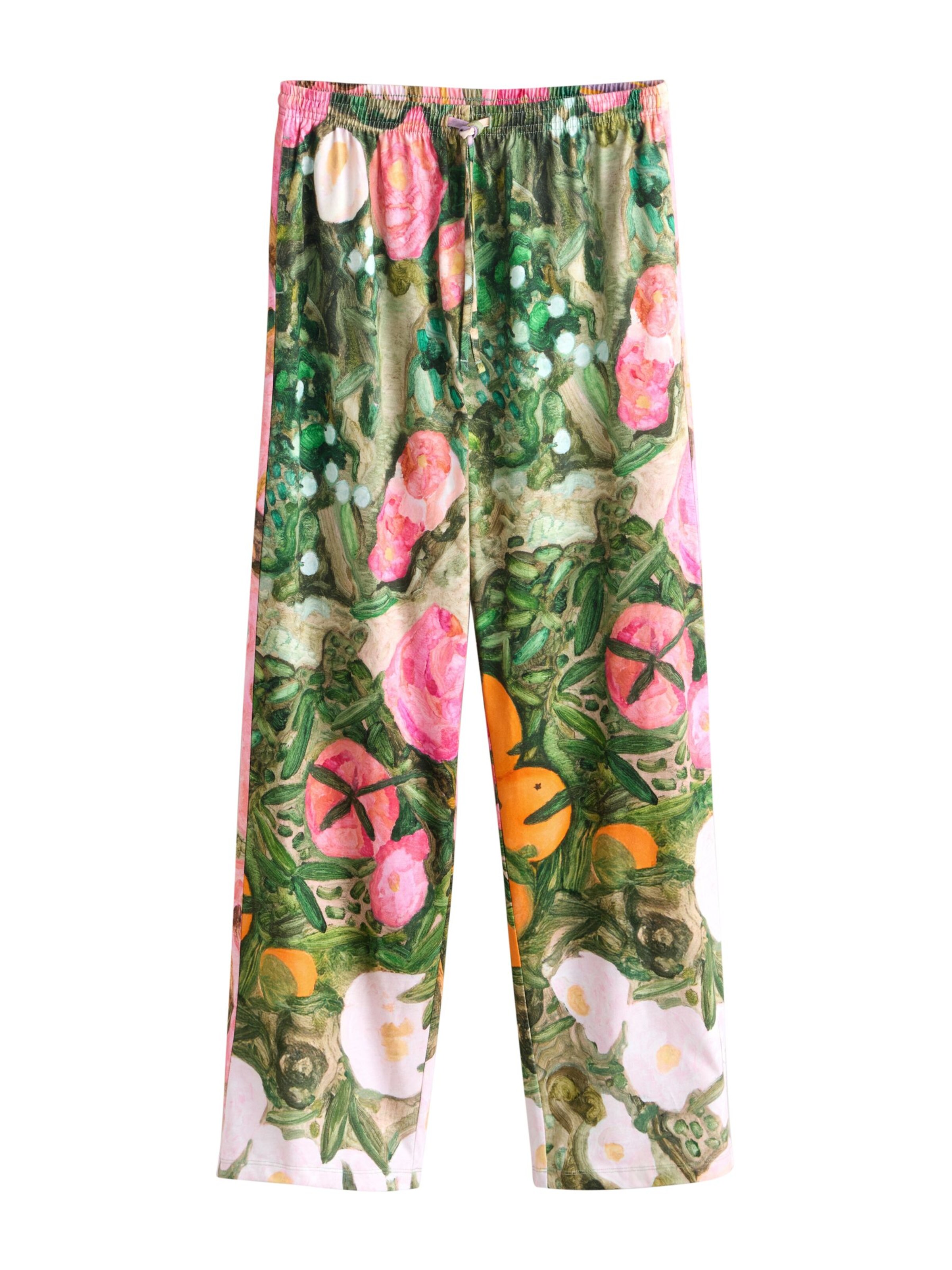 Pijama de la Next pe verde