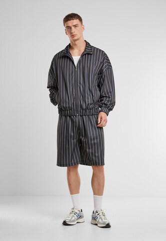 Urban Classics Übergangsjacke in Schwarz