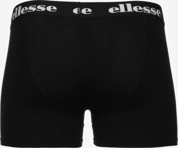 Boxeri 'Hali' de la ELLESSE pe negru