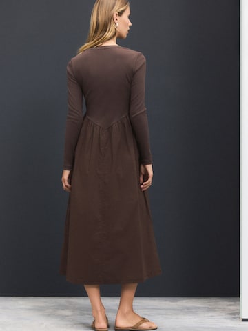 Next - Vestido en marrón