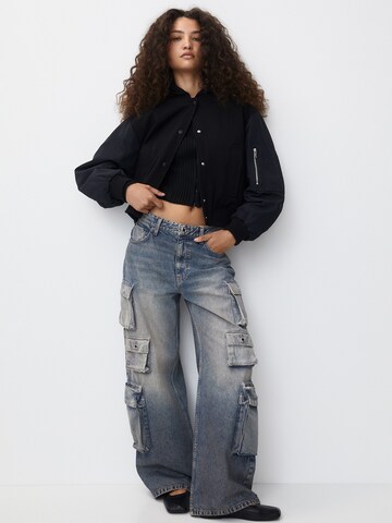 Pull&Bear Loosefit Cargojeans in Blauw