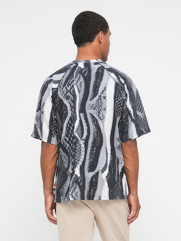 Carlo Colucci Särk 'Ettori', värv must