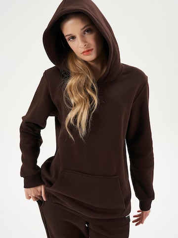 LOUIS LECLER Sweatshirt 'Nora' in Braun