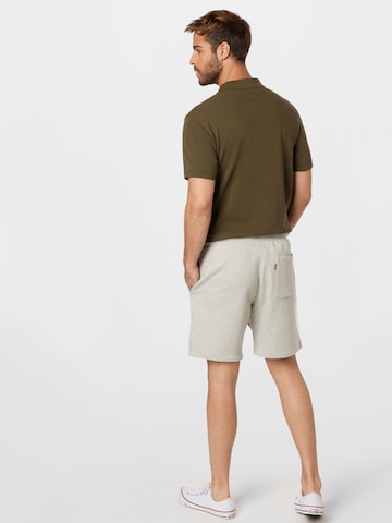 regular Pantaloni 'Red Tab Sweatshort' di LEVI'S ® in grigio