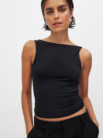 NA-KD Top in Schwarz: Vorderseite