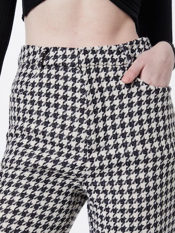 In The Style Szeroka nogawka Spodnie 'LORNA' w kolorze czarny