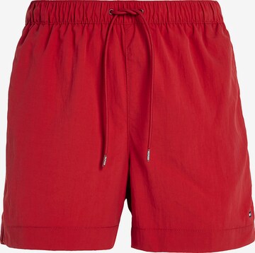 Shorts de bain TOMMY HILFIGER en rouge : devant