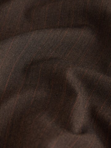 Next Top in Brown