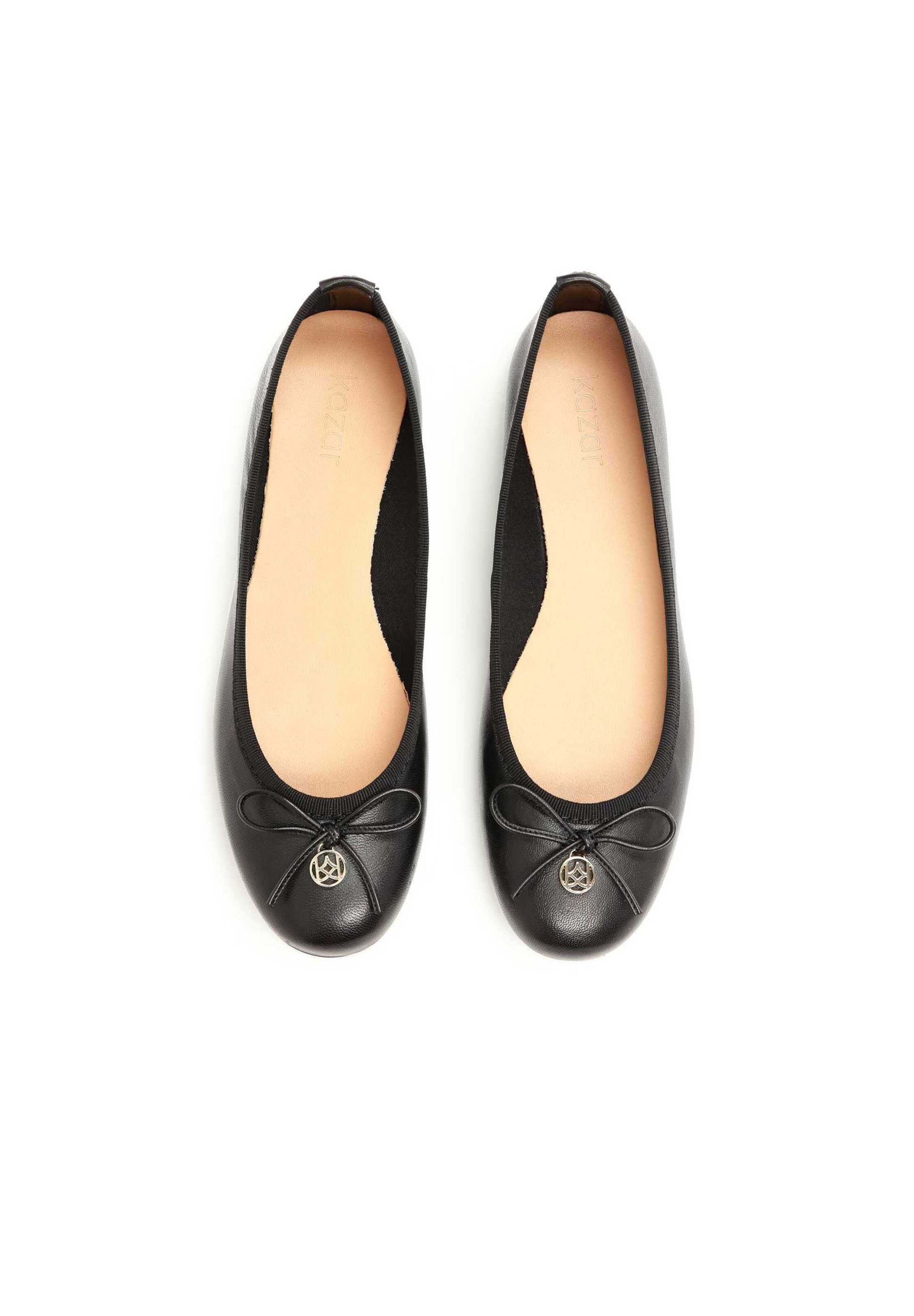 Ballerina di Kazar in nero