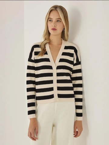 Hiccup Strickjacke in Beige: Vorderseite