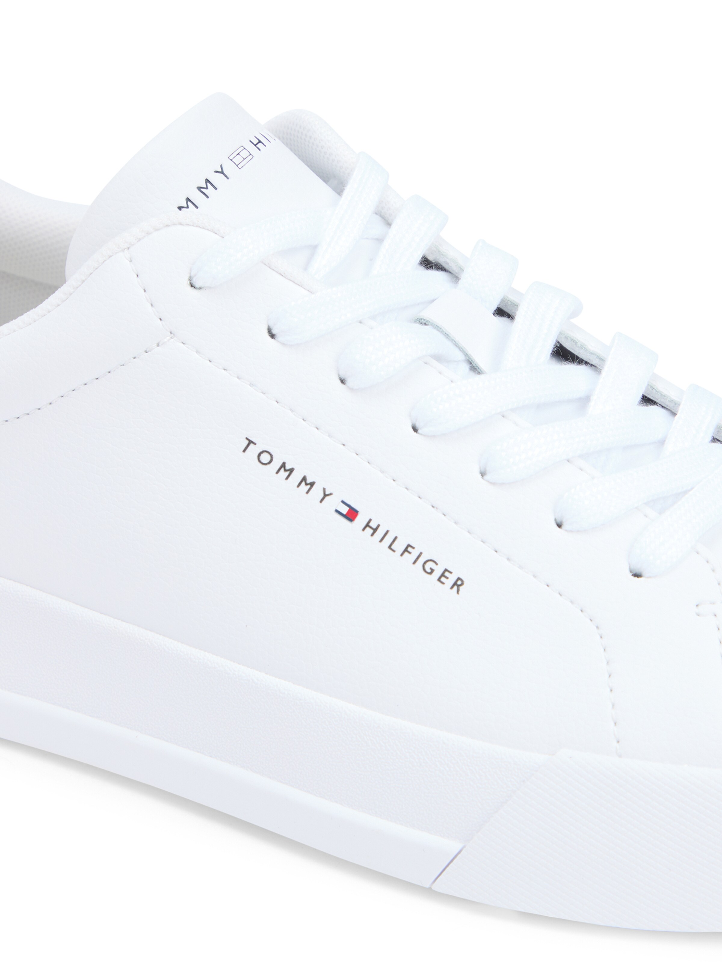 Baskets basses 'COURT  ESS' TOMMY HILFIGER en blanc