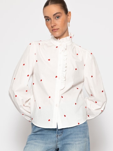 SASSYCLASSY Blouse in White
