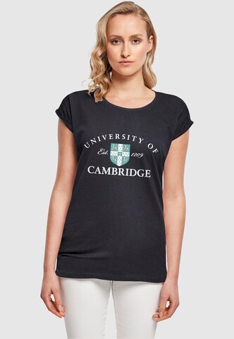 Merchcode Shirt 'University Of Cambridge - Est 1209' in Blauw: voorkant