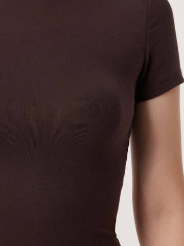 Maglietta 'T-Shirts' di Happiness İstanbul in marrone