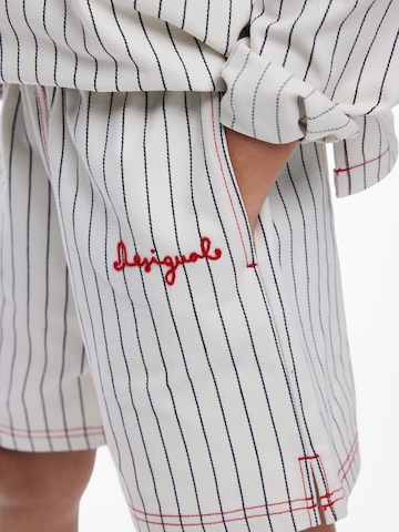 DesigualLoosefit Hlače - bijela boja