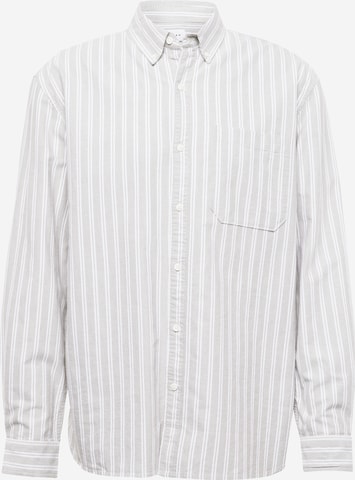 TOPMAN - Ajuste confortable Camisa en gris: frente