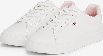 TOMMY HILFIGER Sneaker in Weiß