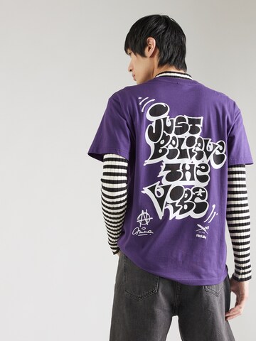 T-Shirt 'Believe The Vibe' Iriedaily en violet : devant