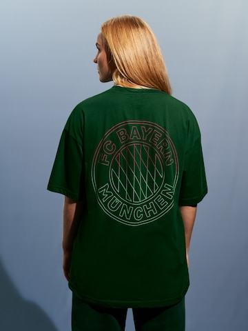 Tricou 'Ian' de la FCBM pe verde