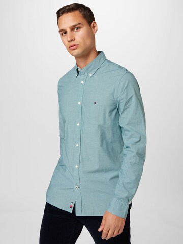 TOMMY HILFIGER Slim fit Button Up Shirt in Green: front