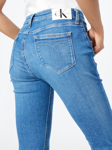 Calvin Klein JeansSlimfit Traperice - plava boja