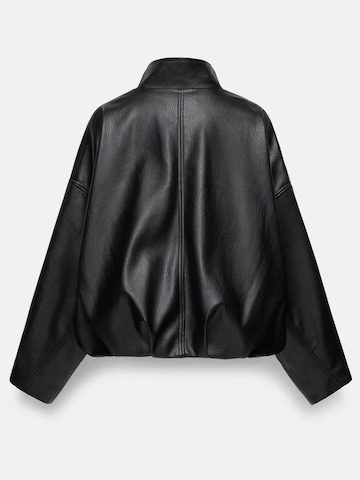 Pull&Bear Jacke in Schwarz