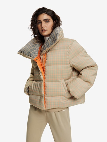 ESPRIT Winterjas in Beige: voorkant