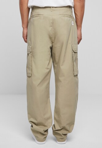 Karl Kani Regular Cargohose in Beige
