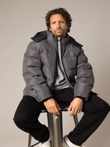 Veste mi-saison 'IRZAL' Deeluxe en gris : devant