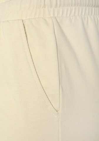 FCUK - Tapered Pantalón en beige