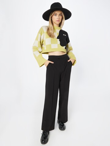 Peppercorn Loose fit Trousers with creases 'Diana' in Black