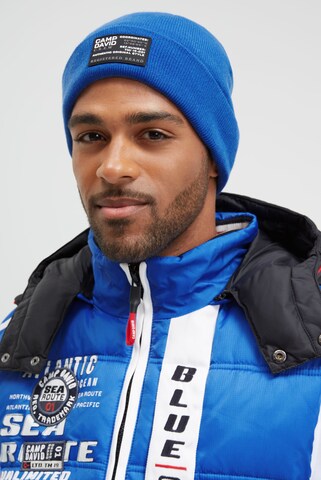CAMP DAVID Beanie in Blue: front