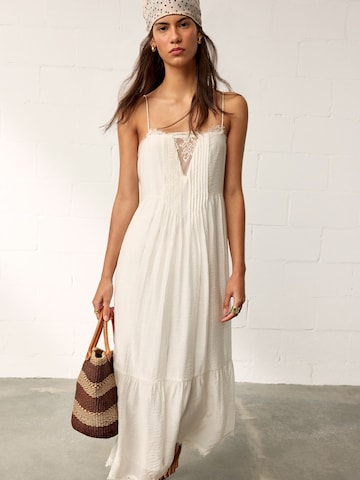 Bhoem Summer dress in Beige: front