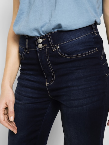 bonprix Bootcut Jeans in Blau