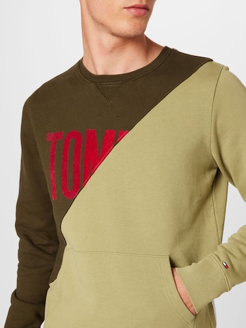 Sweat-shirt Tommy Jeans en vert