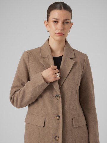 VERO MODA Between-seasons coat 'GIANNACINDY' in Brown