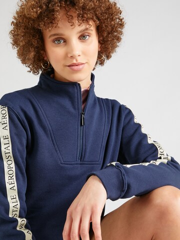 AÉROPOSTALE Sweatshirt in Blau