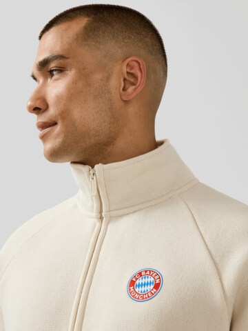 FC BAYERN MÜNCHEN Between-Season Jacket in White