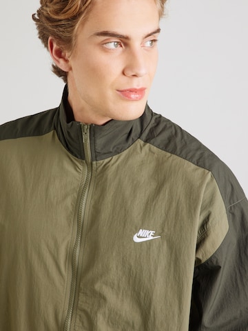 Nike Sportswear Overgangsjakke 'CLUB' i grøn