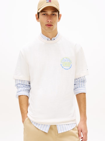 T-Shirt Tommy Jeans en blanc : devant