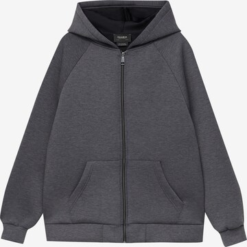 Veste de survêtement Pull&Bear en gris : devant